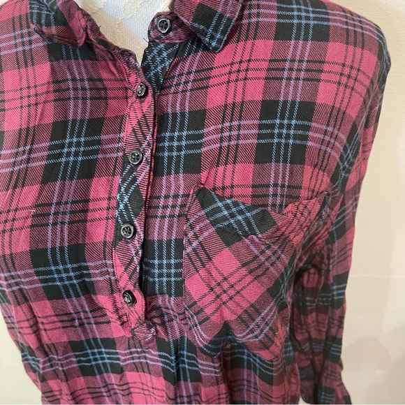 I’d : 23 Womens Red Plaid Collar Button Roll Sleeve Shirt Size L - Picture 2 of 5